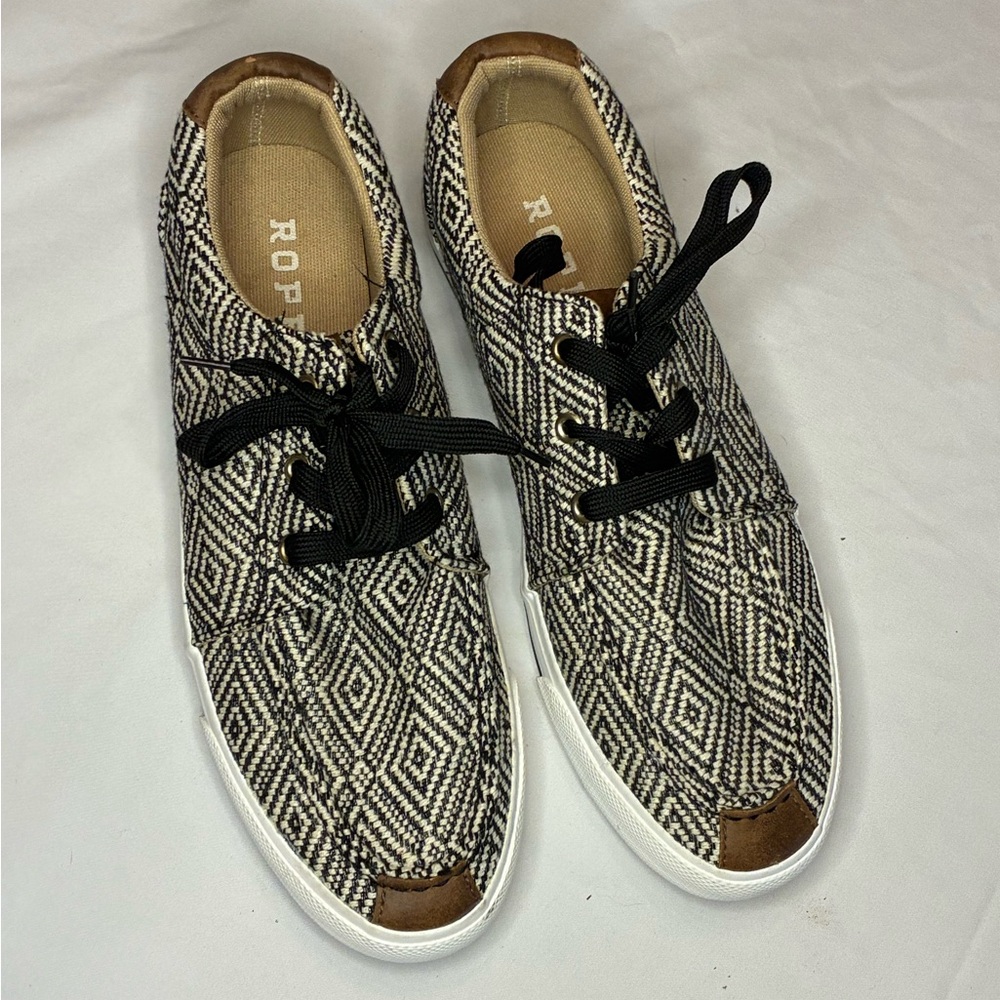 Roper Women’s Diamond Print Sneakers Size 9.5